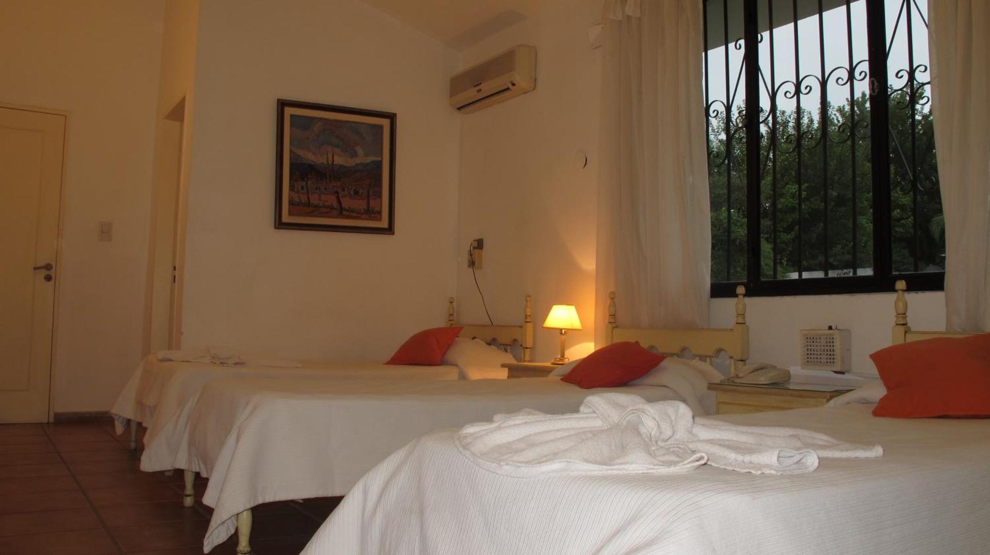Hotel Portal de la Montaña Villa Carlos Paz Habitación foto