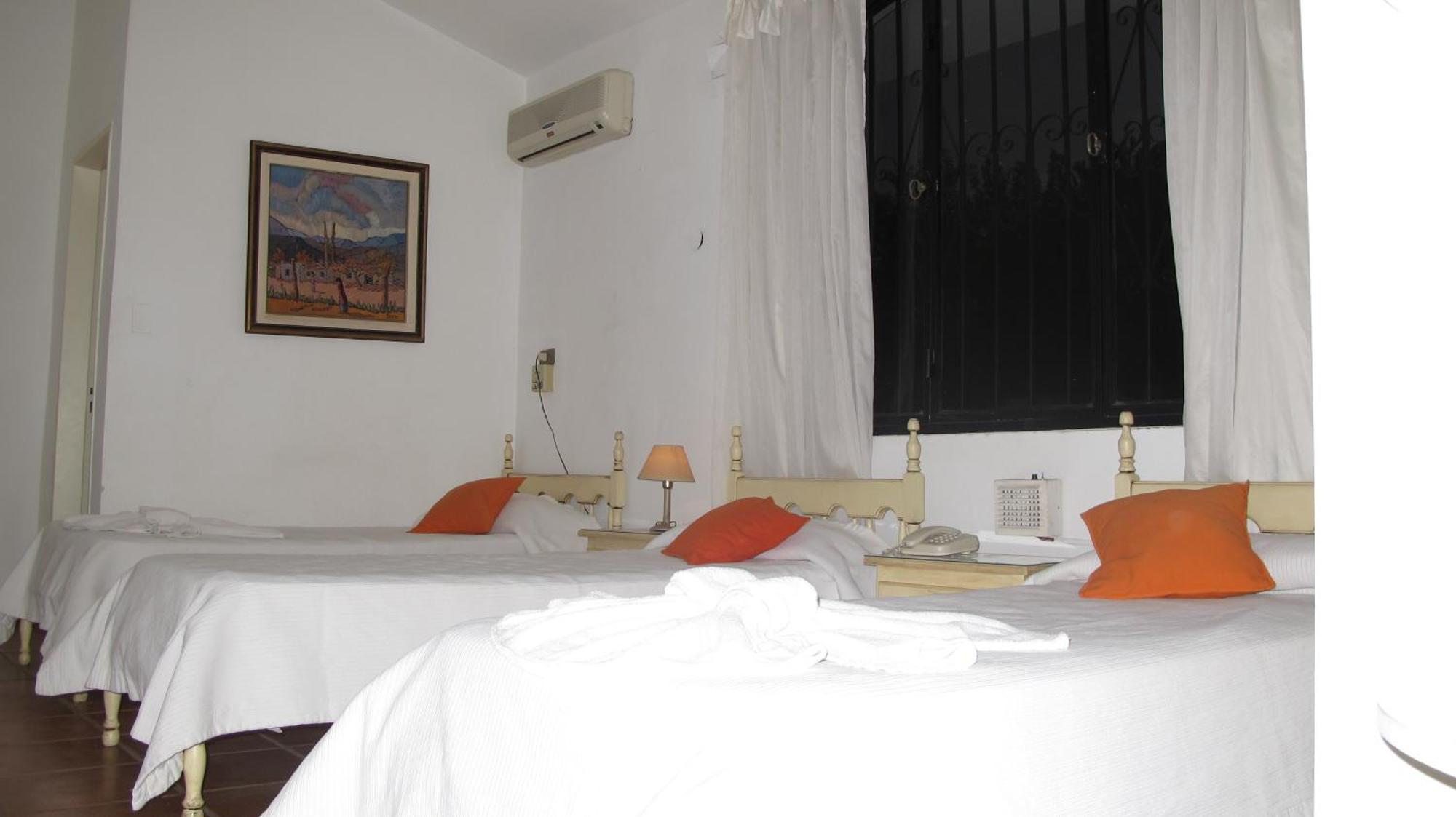 Hotel Portal de la Montaña Villa Carlos Paz Habitación foto